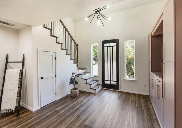 Photo 4 of Single family home for sale at 2107 Elmwood Blvd, Dallas, TX 75224 | MLS# 21308891 | Listing updated on 2026-09-09