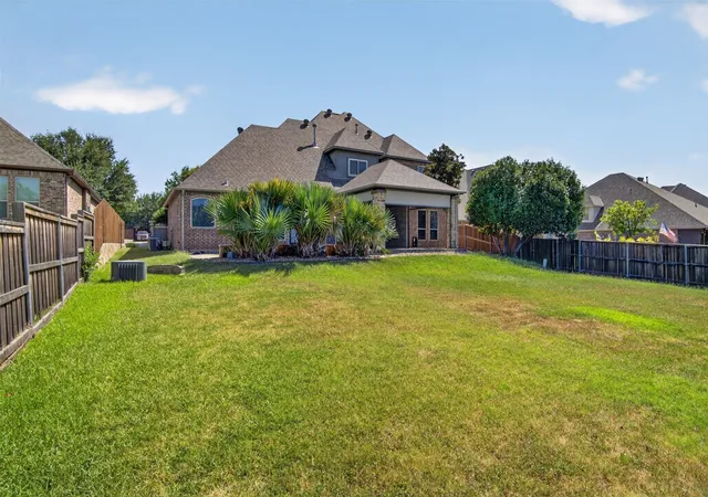 Photo 4 of Single family home for sale at 7913 Forest View Ct, North Richland Hills, TX 76182 | MLS# 21328255 | Listing updated on 2026-09-13