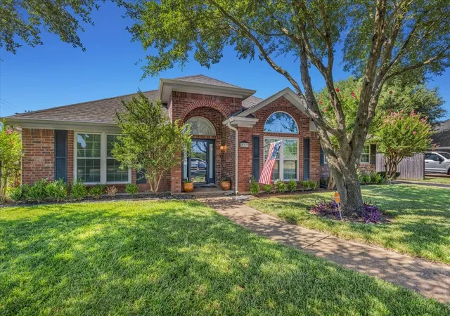 Photo 1 of Single family home for sale at 812 Country Lane Dr, Mc Gregor, TX 76657 | MLS# 21307314 | Listing updated on 2026-09-10