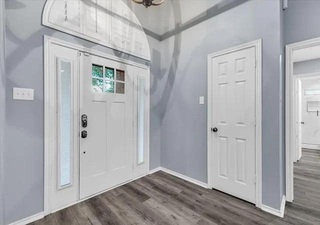 Photo 3 of Single family home for sale at 812 Country Lane Dr, Mc Gregor, TX 76657 | MLS# 21307314 | Listing updated on 2026-09-10