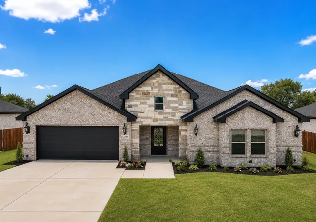 Photo 3 of Single family home for sale at 2107 Cole St, Mabank, TX 75147 | MLS# 21328241 | Listing updated on 2026-09-03