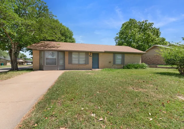 Photo 1 of Single family home for sale at 3401 Jewell Dr, Gatesville, TX 76528 | MLS# 21328289 | Listing updated on 2026-09-14