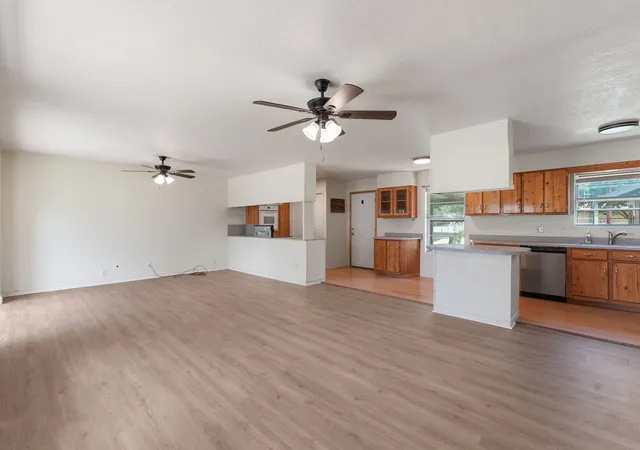 Photo 3 of Single family home for sale at 3401 Jewell Dr, Gatesville, TX 76528 | MLS# 21328289 | Listing updated on 2026-09-14