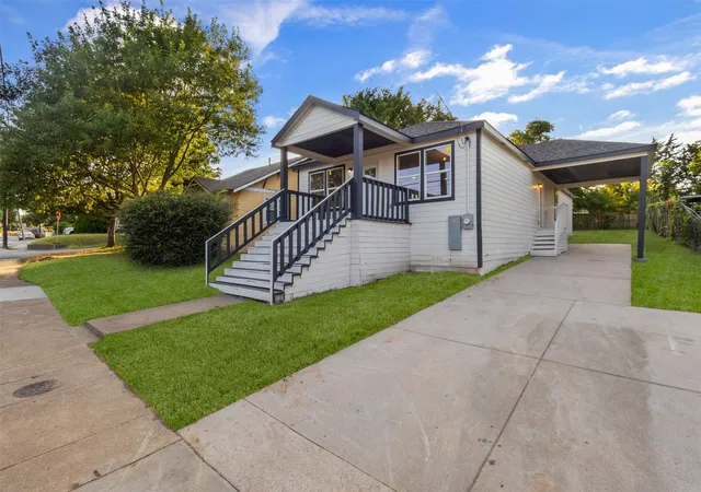 Photo 3 of Sale Pending at 1507 E Waco Ave, Dallas, TX 75216 | MLS# 21278470 | Listing updated on 2026-09-10