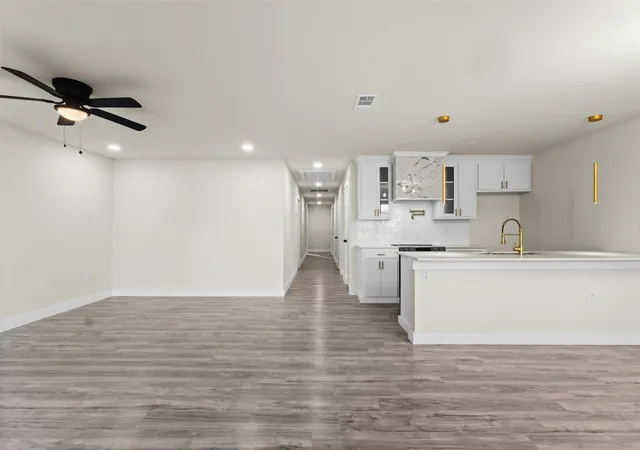 Photo 4 of Sale Pending at 1507 E Waco Ave, Dallas, TX 75216 | MLS# 21278470 | Listing updated on 2026-09-10