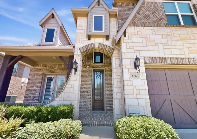 Photo 3 of Single family home for sale at 1212 Glendon Dr, Forney, TX 75126 | MLS# 21326675 | Listing updated on 2026-09-11