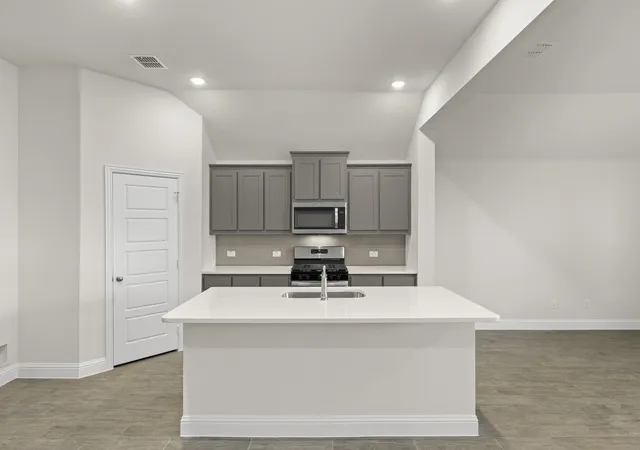 Photo 3 of Single family home for sale at 117 Meadow Rd, Mesquite, TX 75181 | MLS# 21328335 | Listing updated on 2026-10-01