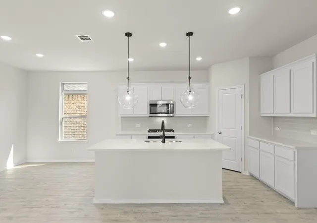 Photo 3 of Single family home for sale at 106 Van Horn Dr, Terrell, TX 75160 | MLS# 21328342 | Listing updated on 2026-10-01
