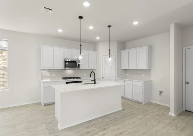 Photo 3 of Single family home for sale at 106 Van Horn Dr, Terrell, TX 75160 | MLS# 21328342 | Listing updated on 2026-10-01