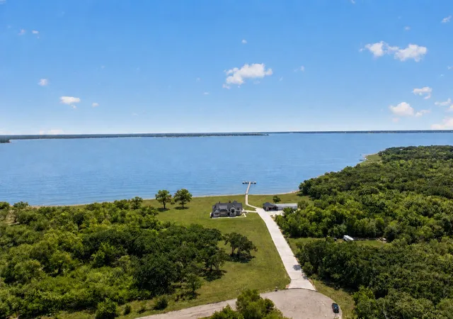 Photo 2 of Single family home for sale at 9525 E Shore Line Ct, Seven Points, TX 75143 | MLS# 21325741 | Listing updated on 2026-08-01