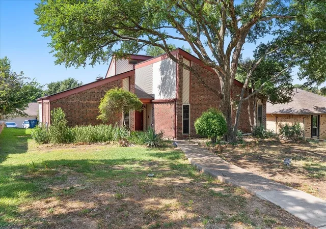 Photo 1 of Single family home for sale at 1820 Green Ridge Ct, Carrollton, TX 75007 | MLS# 21328075 | Listing updated on 2026-09-10