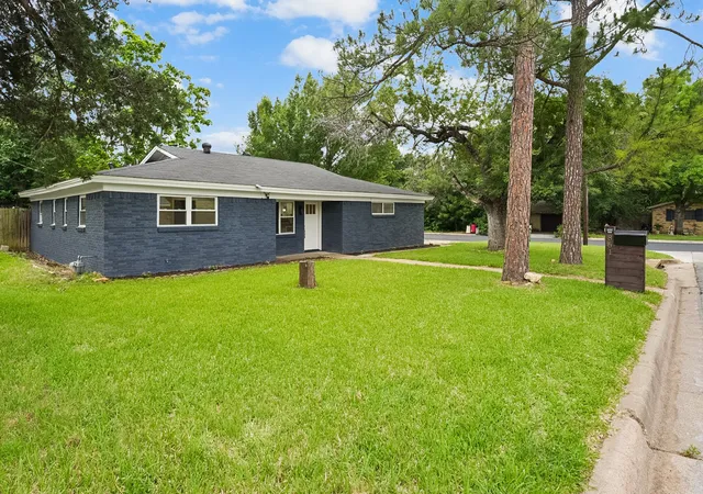 Photo 22 of Single family home for sale at 861 Woodcrest Dr, Hurst, TX 76053 | MLS# 21327159 | Listing updated on 2026-07-29