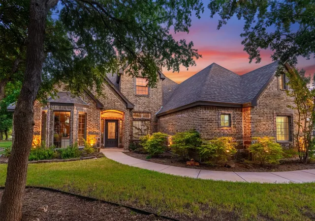 Photo 1 of Single family home for sale at 135 Crooked Stick Ln, Aledo, TX 76008 | MLS# 21328414 | Listing updated on 2026-09-13