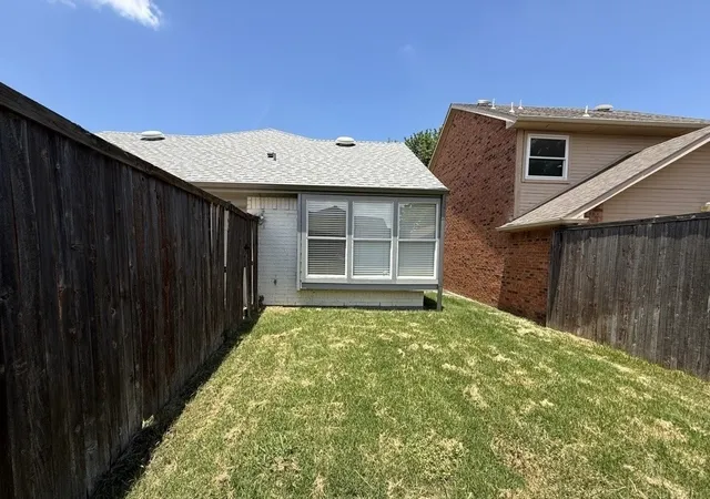 Photo 3 of Single family home for sale at 1338 Overlook Dr, Lewisville, TX 75067 | MLS# 21328425 | Listing updated on 2026-09-11