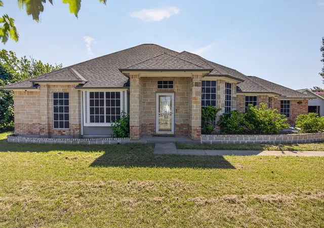 Photo 1 of Single family home for sale at 7851 Mavis Ave, Waxahachie, TX 75167 | MLS# 21328358 | Listing updated on 2026-09-16