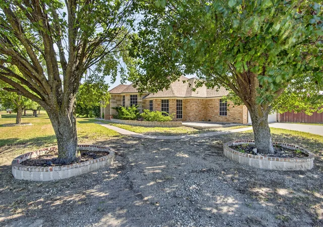 Photo 3 of Single family home for sale at 7851 Mavis Ave, Waxahachie, TX 75167 | MLS# 21328358 | Listing updated on 2026-09-16