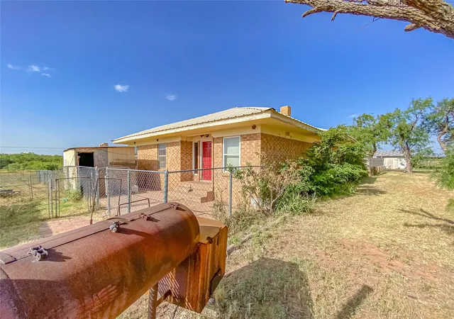 Photo 4 of Sale Pending at 1195 County Road 415, Merkel, TX 79536 | MLS# 21325798 | Listing updated on 2026-10-05