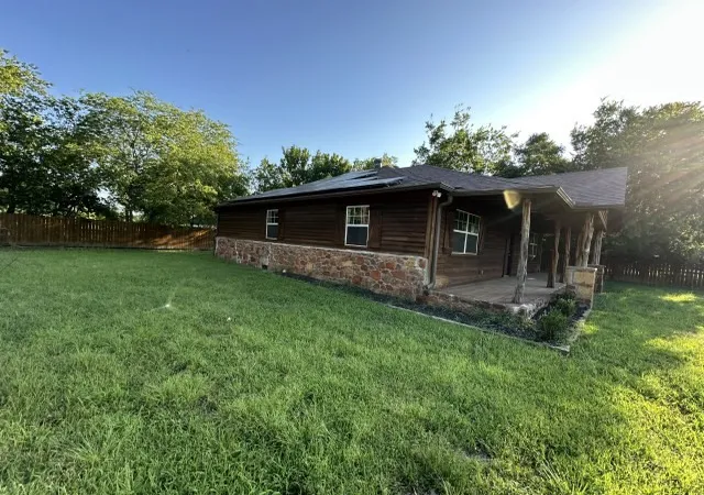 Photo 2 of Single family home for sale at 1114 14th St, Mineral Wells, TX 76067 | MLS# 21328572 | Listing updated on 2026-09-09
