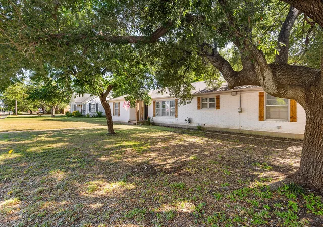 Photo 3 of Single family home for sale at 413 S Tyler St, Mc Gregor, TX 76657 | MLS# 21328271 | Listing updated on 2026-07-29