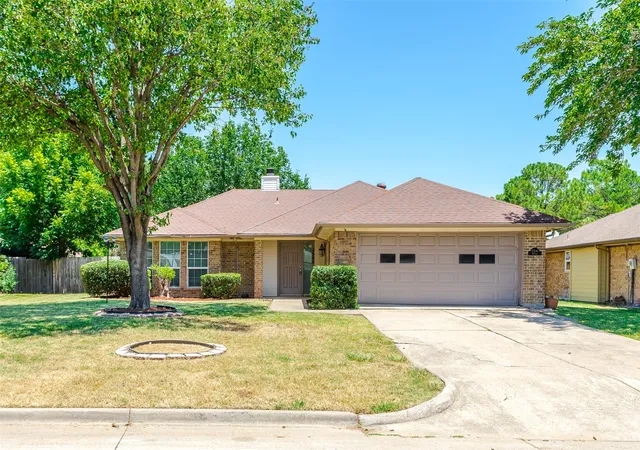 Photo 1 of Single family home for sale at 2506 Mckensie Ln, Grand Prairie, TX 75052 | MLS# 21324482 | Listing updated on 2026-09-11
