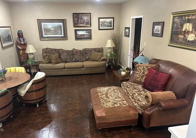 Photo 3 of Single family home for sale at 304 Paloverde Ln, Fort Worth, TX 76112 | MLS# 21328724 | Listing updated on 2026-09-09