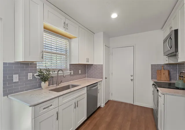 Photo 3 of Single family home for sale at 4650 Mexicana Rd, Dallas, TX 75212 | MLS# 21328809 | Listing updated on 2026-07-31