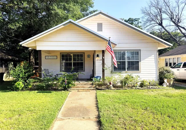 Photo 1 of Single family home for sale at 2124 Culbertson St, Paris, TX 75460 | MLS# 21328782 | Listing updated on 2026-09-03