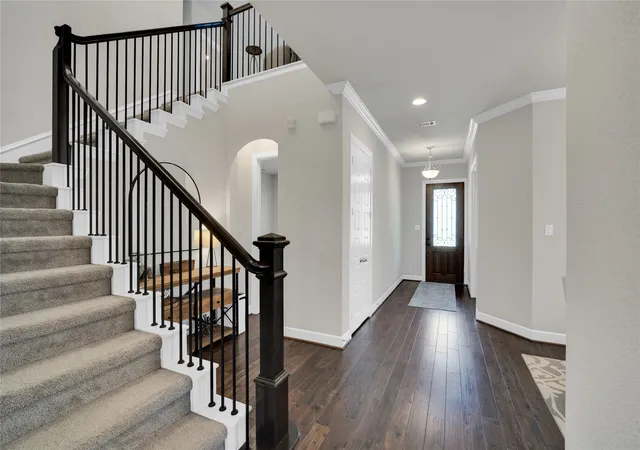 Photo 3 of Single family home for sale at 1501 Birds Fort Trl, Arlington, TX 76005 | MLS# 21328829 | Listing updated on 2026-08-02