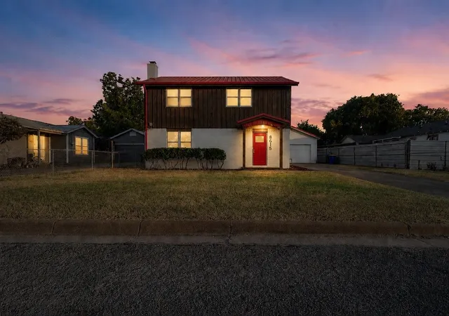 Photo 1 of Single family home for sale at 8615 Ronnie St, Fort Worth, TX 76108 | MLS# 21328609 | Listing updated on 2026-09-15