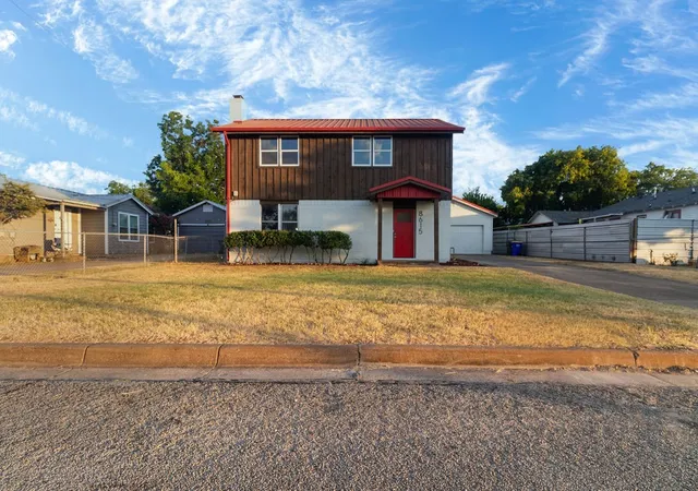 Photo 2 of Single family home for sale at 8615 Ronnie St, Fort Worth, TX 76108 | MLS# 21328609 | Listing updated on 2026-09-15