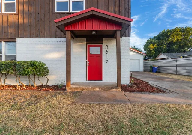 Photo 3 of Single family home for sale at 8615 Ronnie St, Fort Worth, TX 76108 | MLS# 21328609 | Listing updated on 2026-09-15