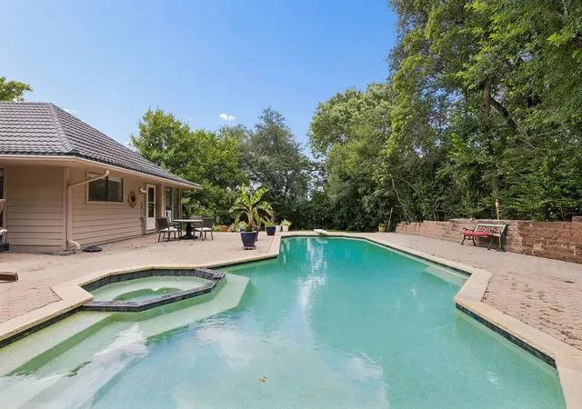 Photo 3 of Single family home for sale at 205 Balboa St, Irving, TX 75062 | MLS# 21328790 | Listing updated on 2026-09-13