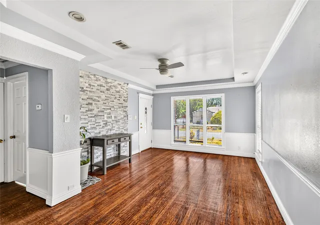 Photo 4 of Single family home for sale at 4319 Glenhaven Blvd, Dallas, TX 75211 | MLS# 21328504 | Listing updated on 2026-09-14