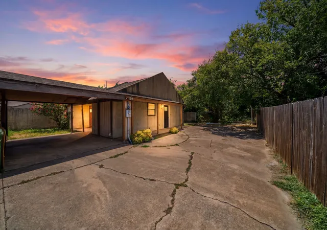 Photo 1 of Townhouse for sale at 420 S Las Vegas Trl, Fort Worth, TX 76108 | MLS# 21328930 | Listing updated on 2026-09-10
