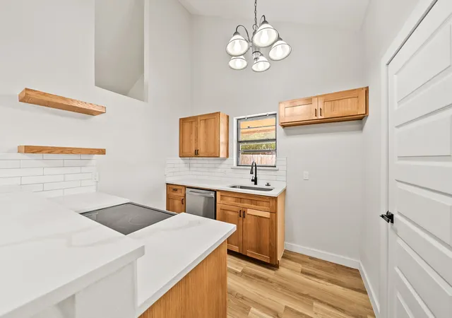 Photo 3 of Townhouse for sale at 420 S Las Vegas Trl, Fort Worth, TX 76108 | MLS# 21328930 | Listing updated on 2026-09-10