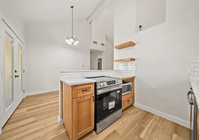 Photo 3 of Townhouse for sale at 420 S Las Vegas Trl, Fort Worth, TX 76108 | MLS# 21328930 | Listing updated on 2026-09-10