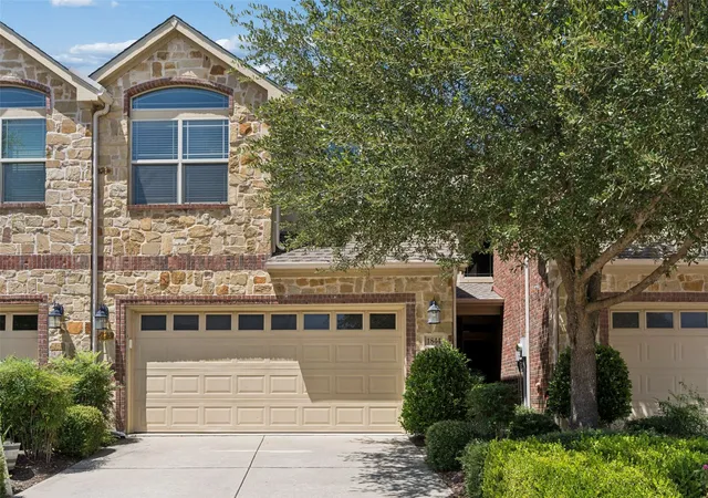 Photo 2 of Townhouse for sale at 1844 Villa Dr, Allen, TX 75013 | MLS# 21323803 | Listing updated on 2026-09-13