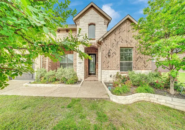Photo 3 of Sale Pending at 1816 Doves Landing Ln, Wylie, TX 75098 | MLS# 21329002 | Listing updated on 2026-08-02