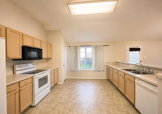 Photo 3 of Single family home for sale at 917 Bard Dr, Garland, TX 75040 | MLS# 21329129 | Listing updated on 2026-07-28