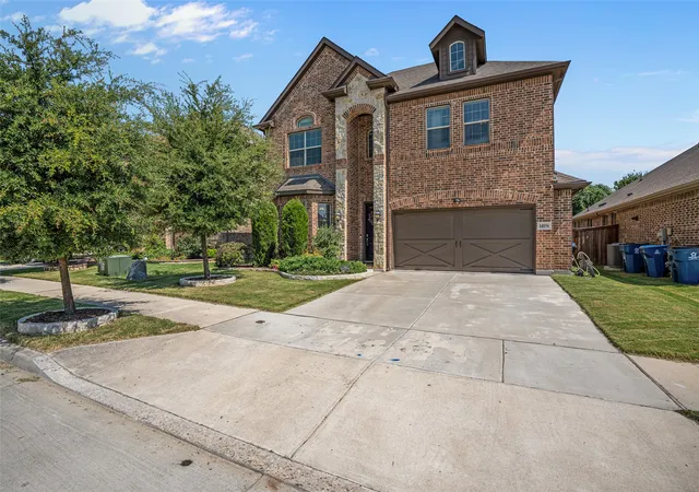 Photo 1 of Single family home for sale at 14856 Gladstone Dr, Aledo, TX 76008 | MLS# 21327323 | Listing updated on 2026-09-12