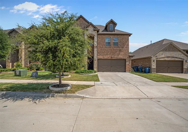 Photo 2 of Single family home for sale at 14856 Gladstone Dr, Aledo, TX 76008 | MLS# 21327323 | Listing updated on 2026-09-12