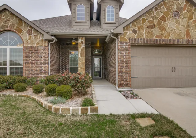 Photo 2 of Single family home for sale at 691 Kensington Pl, Fate, TX 75189 | MLS# 21329128 | Listing updated on 2026-09-11