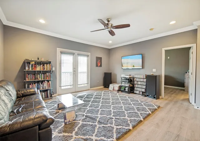 Photo 2 of Sale Pending at 3102 Kings Rd #3308, Dallas, TX 75219 | MLS# 21329225 | Listing updated on 2026-09-08