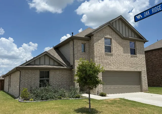 Single family home for sale at 556 Hickory Ridge Dr, Van Alstyne, TX 75495 | MLS# 21329286