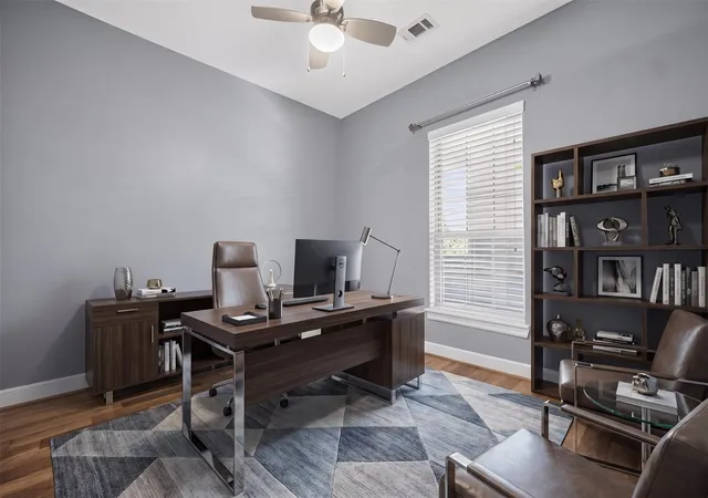 Listing Photo 3 - Condo for sale in building located at 5015 Meridian Ln, Addison, TX 75001 - Unit #2102