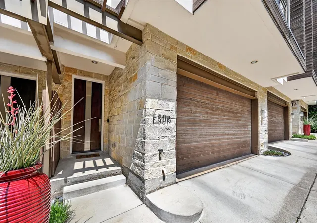 Listing Photo 4 - Condo for sale in building located at 4230 Travis St, Dallas, TX 75205 - Unit #4