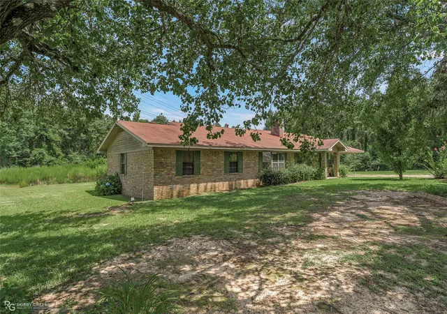 Photo 1 of Sale Pending at 233 Allen Dr, Minden, LA 71055 | MLS# 21322146 | Listing updated on 2026-09-16