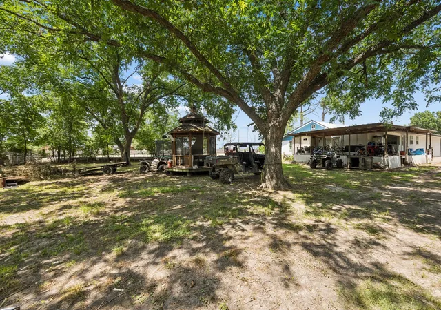 Photo 3 of Single family home for sale at 4294 Fm 36 S, Caddo Mills, TX 75135 | MLS# 21325389 | Listing updated on 2026-10-03