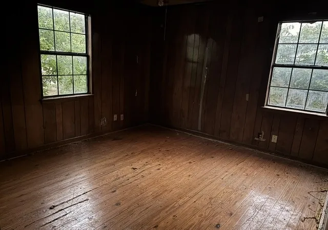 Photo 3 of Sale Pending at 659 Neomi Ave, Dallas, TX 75217 | MLS# 21329416 | Listing updated on 2026-08-02