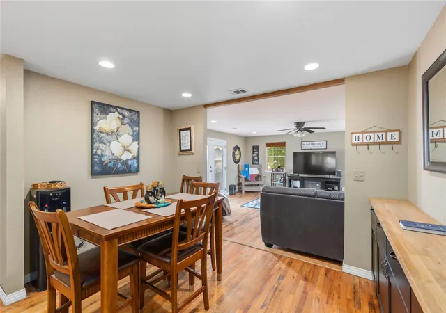 Photo 4 of Single family home for sale at 304 N Victor St, Comanche, TX 76442 | MLS# 21316563 | Listing updated on 2026-09-08